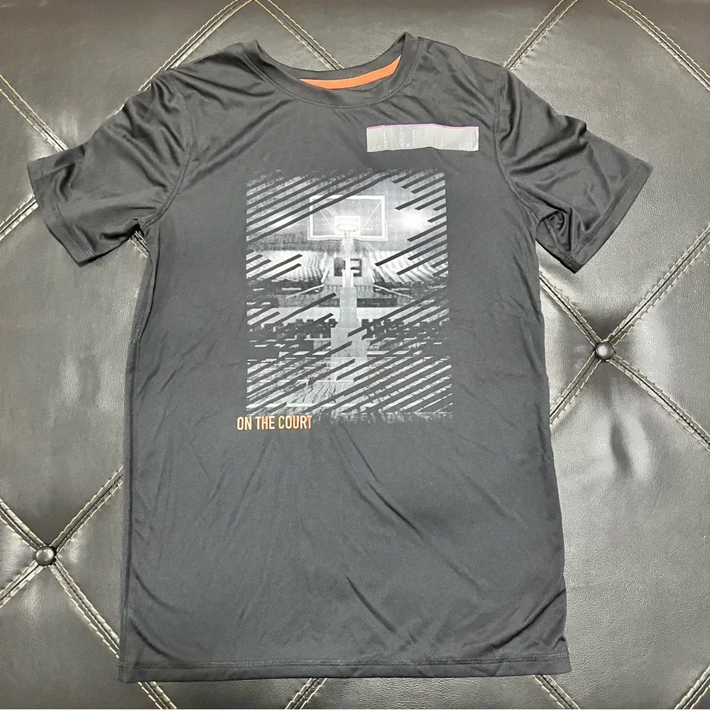 Boys Set of Three Tee Shirts All in Motion NWT - Picture 3 of 4